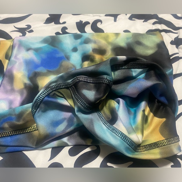 KOS USA multi color capri leggings- size M - Picture 4 of 9